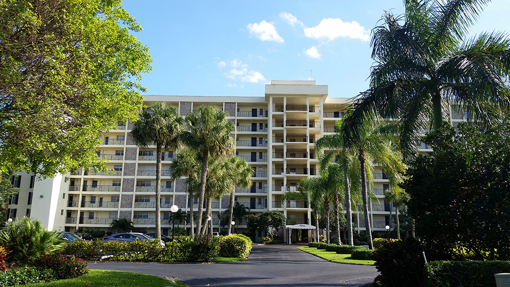 Apartment Building 7.jpg